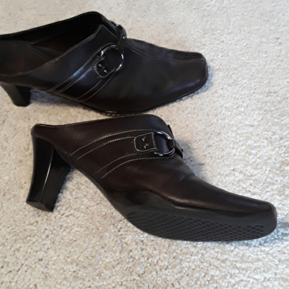 Shoes - Picture 2 of 3